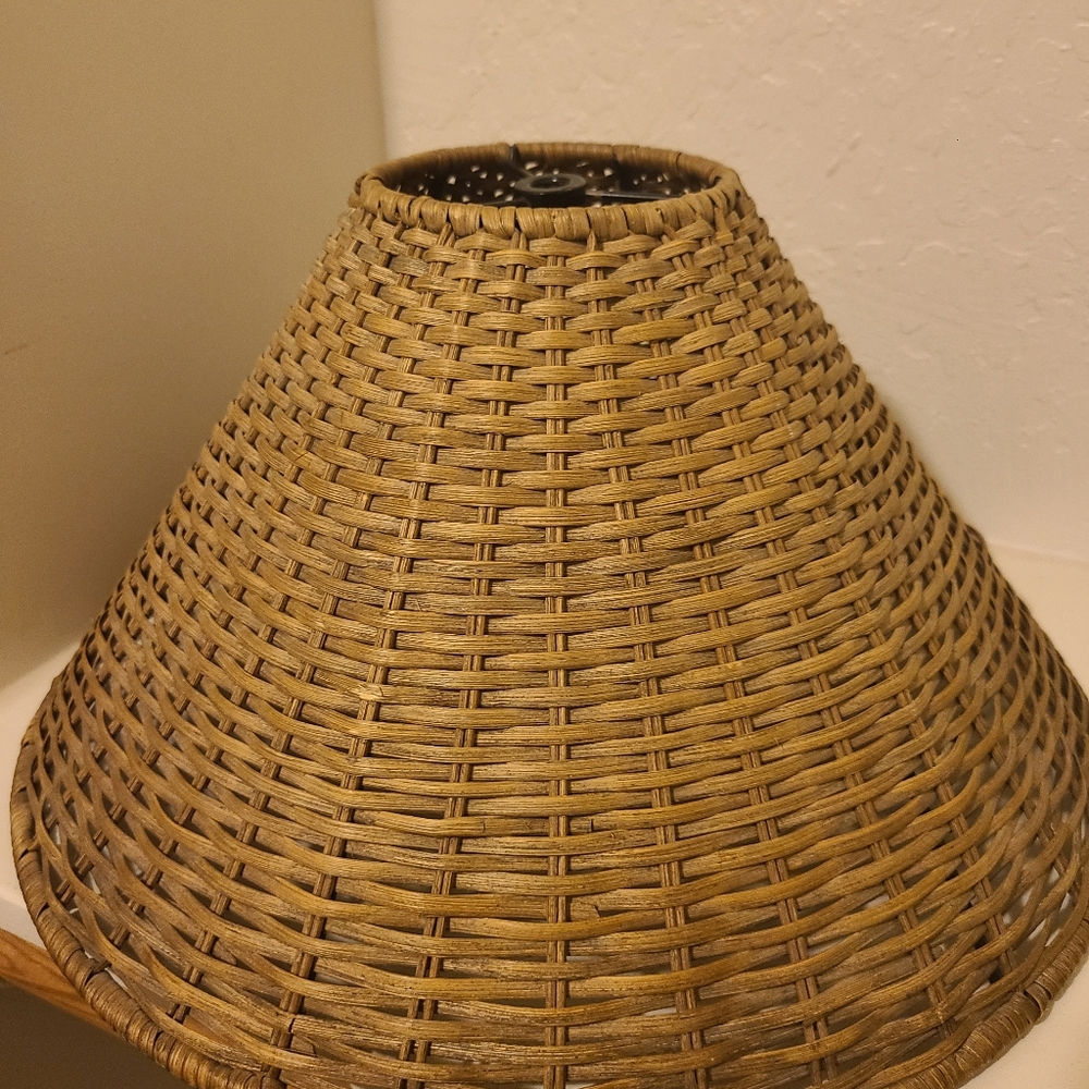 Wicker lampshade